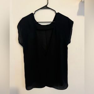 Chivon Shirt with V cut out in the back